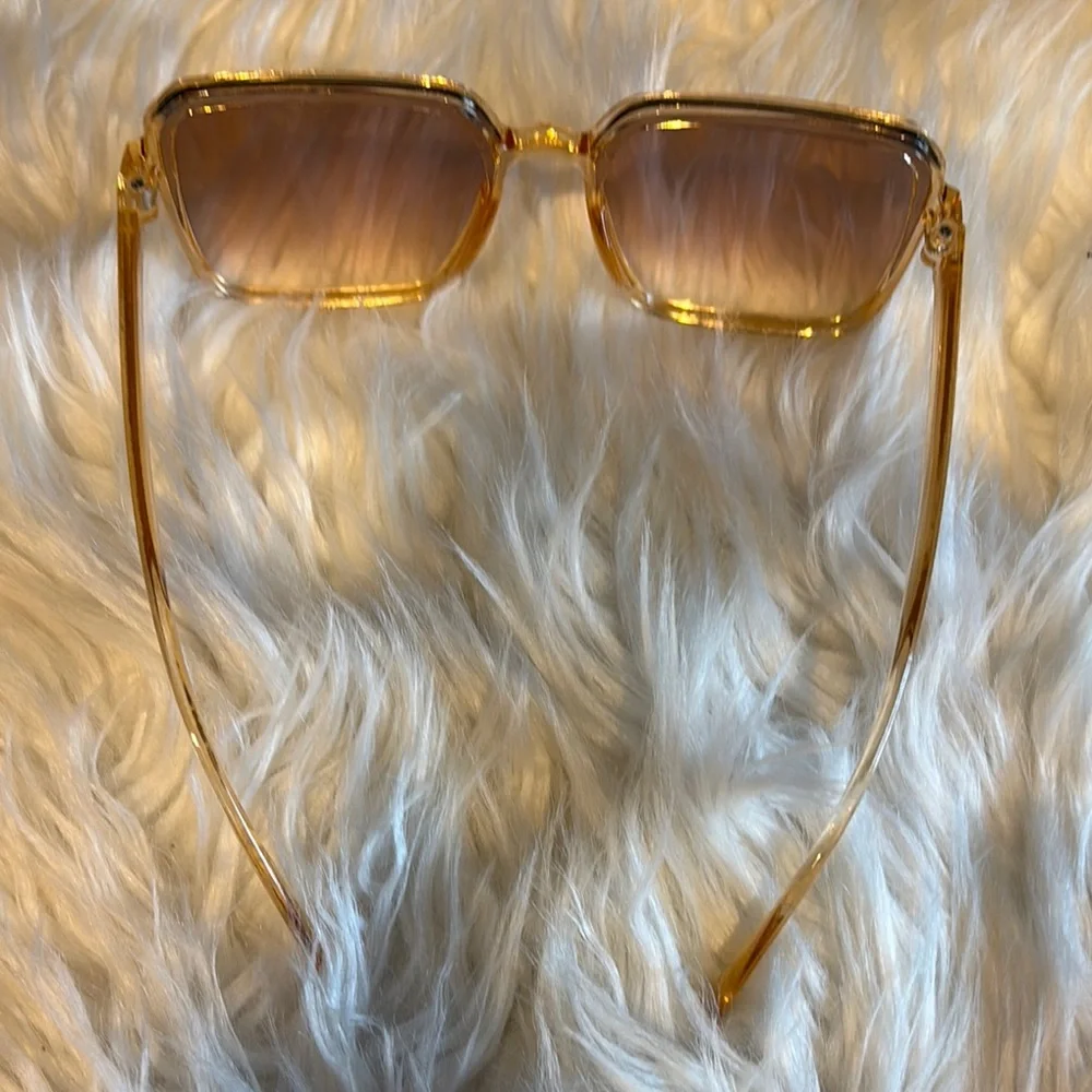 Stylish  Sunglasses - Picture 3 of 3